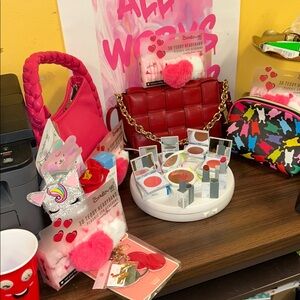 Gina’s glam makeup bundles